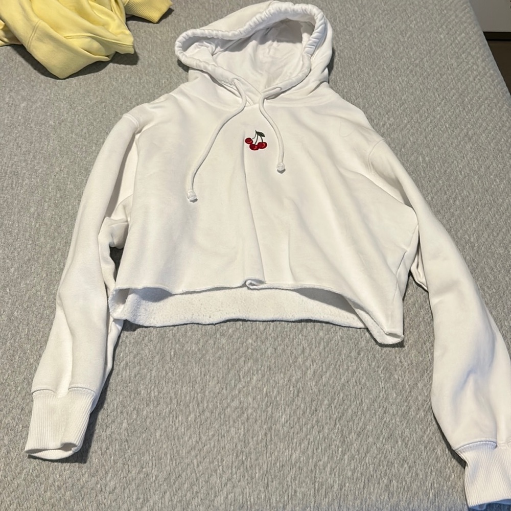 white cropped hoodie